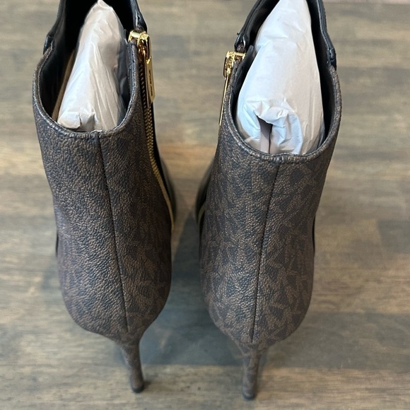 MICHAEL Michael Kors Alina Flex Bootie - Picture 6 of 8